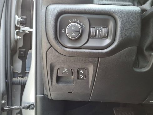 Used 2019 RAM 1500 Big Horn AWD/4WD image 15