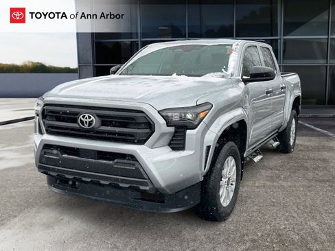 Used 2024 Toyota Tacoma SR image 7