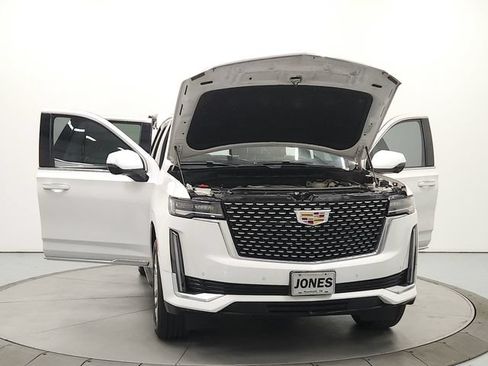 Used 2023 Cadillac Escalade Premium Luxury AWD/4WD image 10