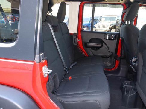Used 2018 Jeep Wrangler Unlimited Sport S image 21