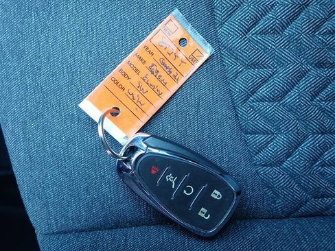 Used 2022 Chevrolet Equinox LT image 30