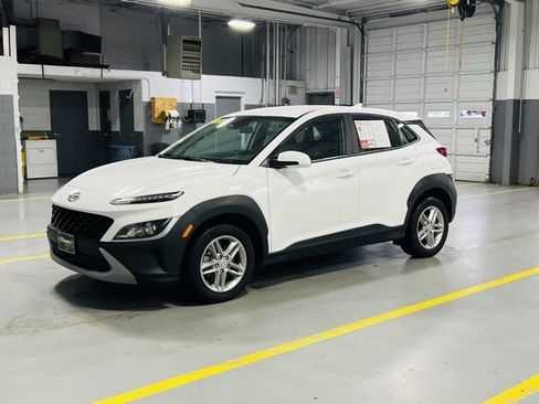 Used 2022 Hyundai Kona SE w/ Cargo Package image 13