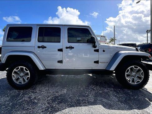 Used 2014 Jeep Wrangler Unlimited Rubicon w/ Dual Top Group AWD/4WD image 30