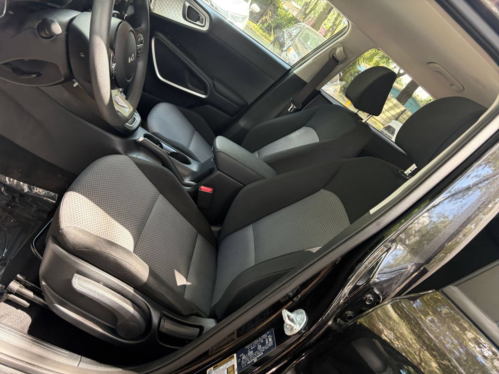 Used 2025 Kia Soul LX w/ LX Technology Package FWD image 33