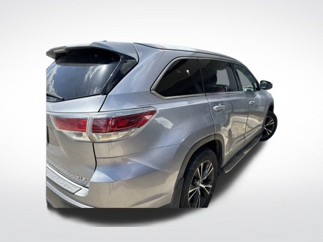 Used 2016 Toyota Highlander XLE FWD image 5
