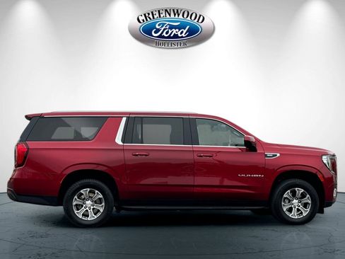 Used 2024 GMC Yukon XL SLE image 3