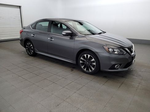 Used 2019 Nissan Sentra SR w/ Premium Package (SR) FWD image 11