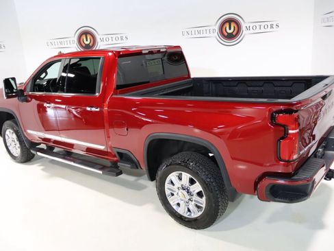 Used 2025 Chevrolet Silverado 2500 High Country w/ Technology Package AWD/4WD image 14