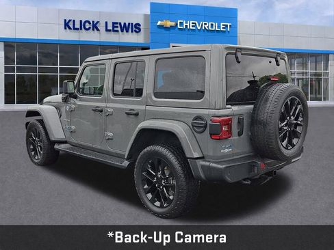 Used 2021 Jeep Wrangler Unlimited Sahara w/ Cold Weather Group AWD/4WD image 5