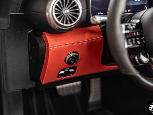 Used 2022 Mercedes-Benz SL 63 AMG 4MATIC w/ AMG Aerodynamic Package image 27