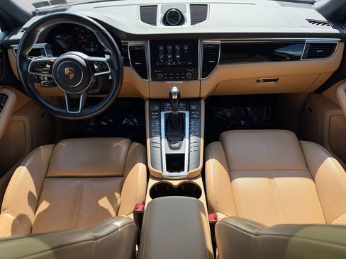 Used 2018 Porsche Macan AWD/4WD image 10