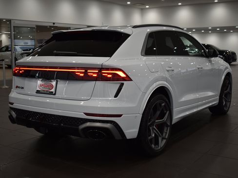 New 2026 Audi RS Q8 performance image 10