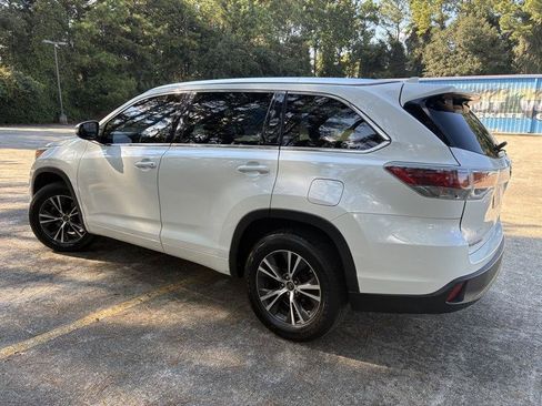 Used 2016 Toyota Highlander XLE FWD image 11