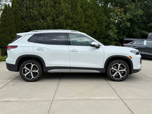 Used 2026 Volkswagen Tiguan SE w/ Panoramic Sunroof Package AWD/4WD image 7