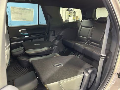 New 2026 Ford Expedition Tremor image 32