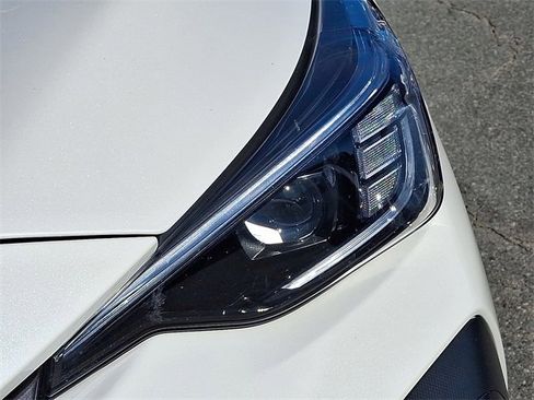 Certified 2025 Subaru Crosstrek 2.5i Limited w/ Popular Package #4A image 9