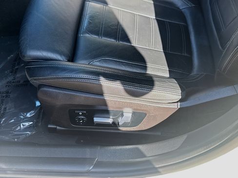 Used 2019 BMW 330i xDrive Sedan w/ Convenience Package AWD/4WD image 17