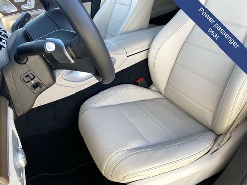 Used 2025 Mercedes-Benz GLS 450 4MATIC image 23