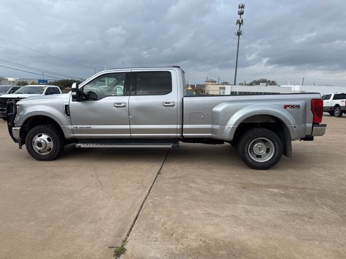 Used 2021 Ford F350 4x4 Crew Cab DRW Super Duty image 4