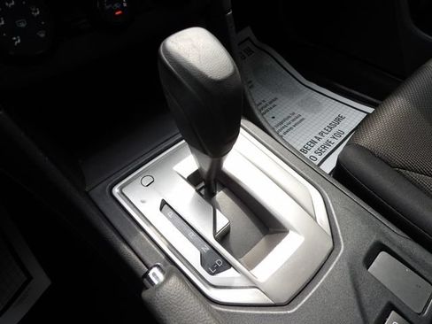 Used 2019 Subaru Crosstrek 2.0i AWD/4WD image 28