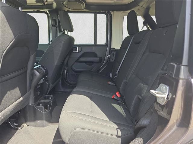 Used 2021 Jeep Wrangler Unlimited Sahara w/ Safety Group AWD/4WD image 14