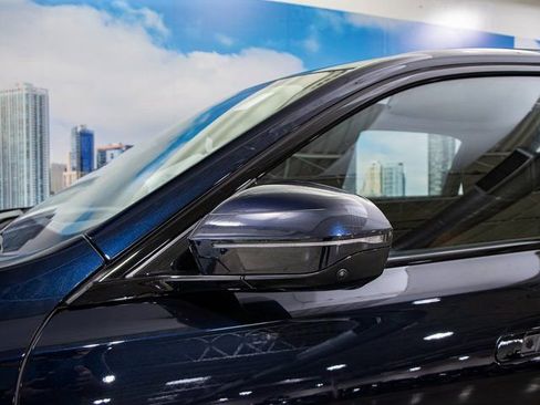 Used 2025 BMW 760i xDrive w/ Executive Package image 10