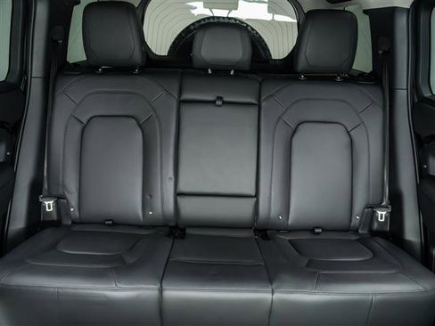 New 2024 Land Rover Defender 110 S image 18