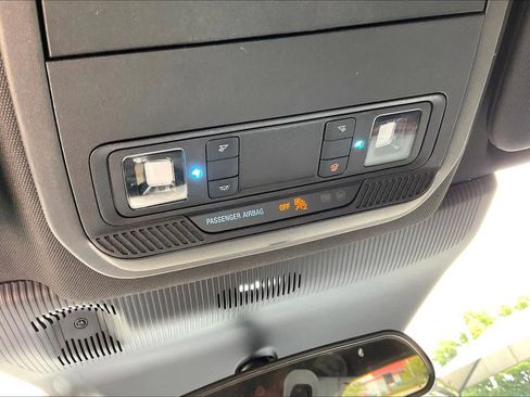 Used 2025 Ford Explorer ST-Line RWD image 32