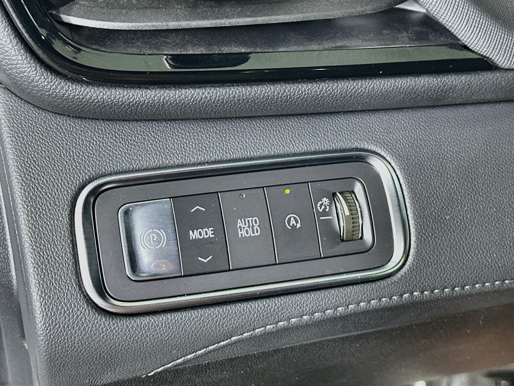 Used 2025 Buick Enclave Preferred FWD image 17