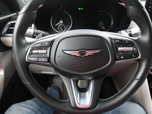 Used 2025 Genesis G70 2.5T image 15