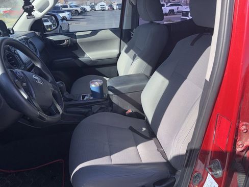 Used 2016 Toyota Tacoma SR w/ SR Convenience Package image 7