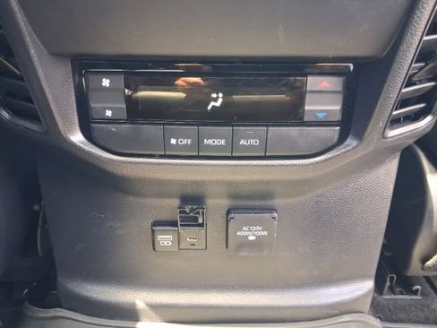 Used 2025 Toyota Sequoia Limited AWD/4WD image 35