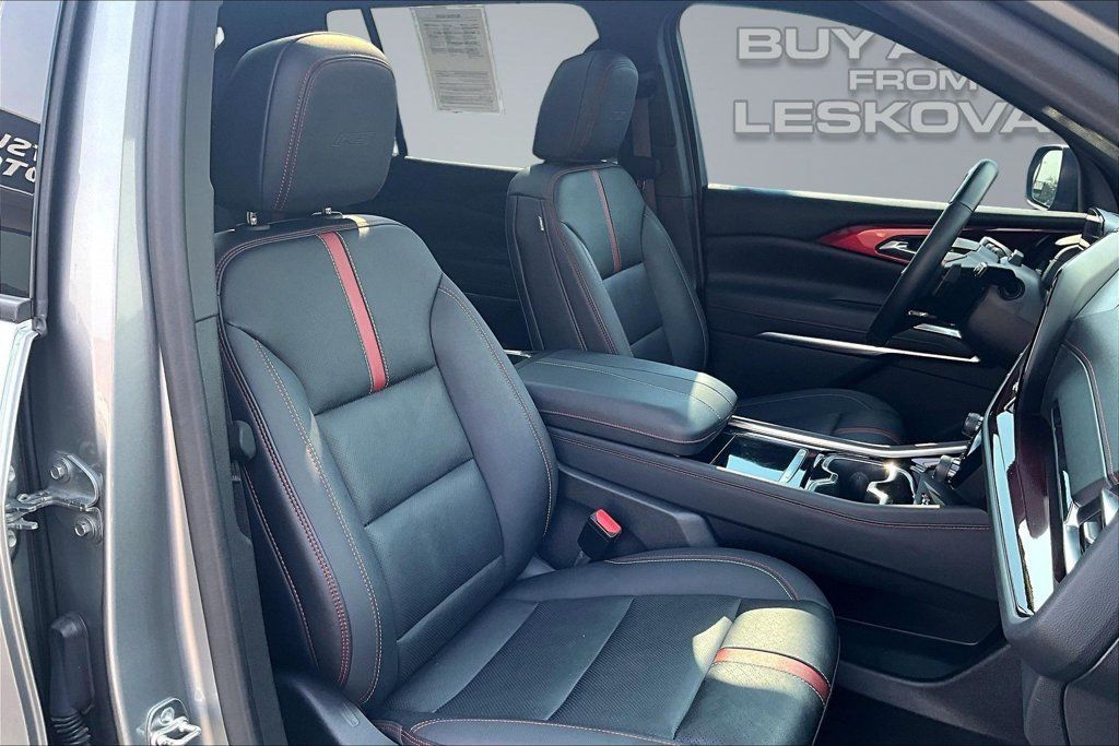 Used 2024 Chevrolet Traverse RS AWD/4WD image 7