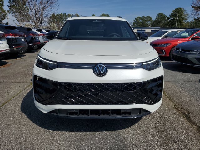 New 2026 Volkswagen Tiguan SE R-Line FWD image 2