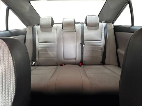 Used 2017 Toyota Camry SE FWD image 14