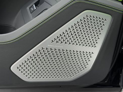 Used 2022 Lamborghini Urus image 23