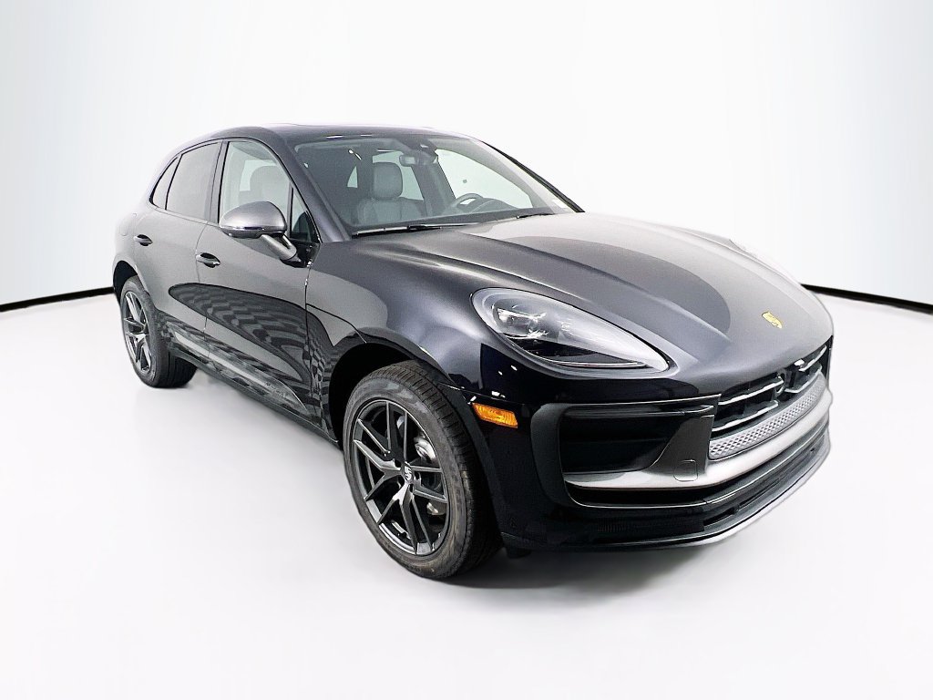 Certified 2026 Porsche Macan AWD/4WD image 7