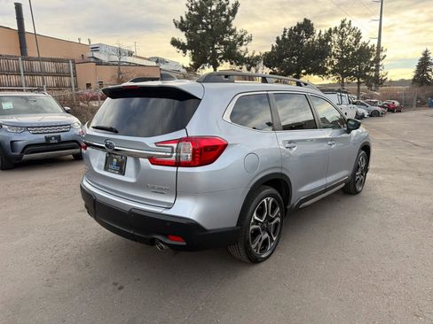 Used 2024 Subaru Ascent Limited w/ Technology Package AWD/4WD image 9