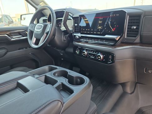 Used 2024 GMC Sierra 1500 Elevation w/ LPO, Elevation Black Package AWD/4WD image 16