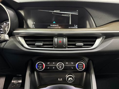 Used 2018 Alfa Romeo Stelvio Ti image 21