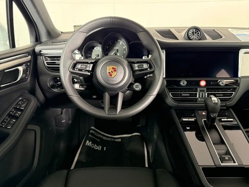 Certified 2026 Porsche Macan image 19
