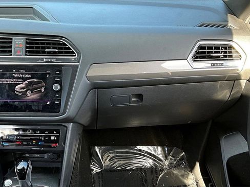 Used 2022 Volkswagen Tiguan SE R-Line image 26