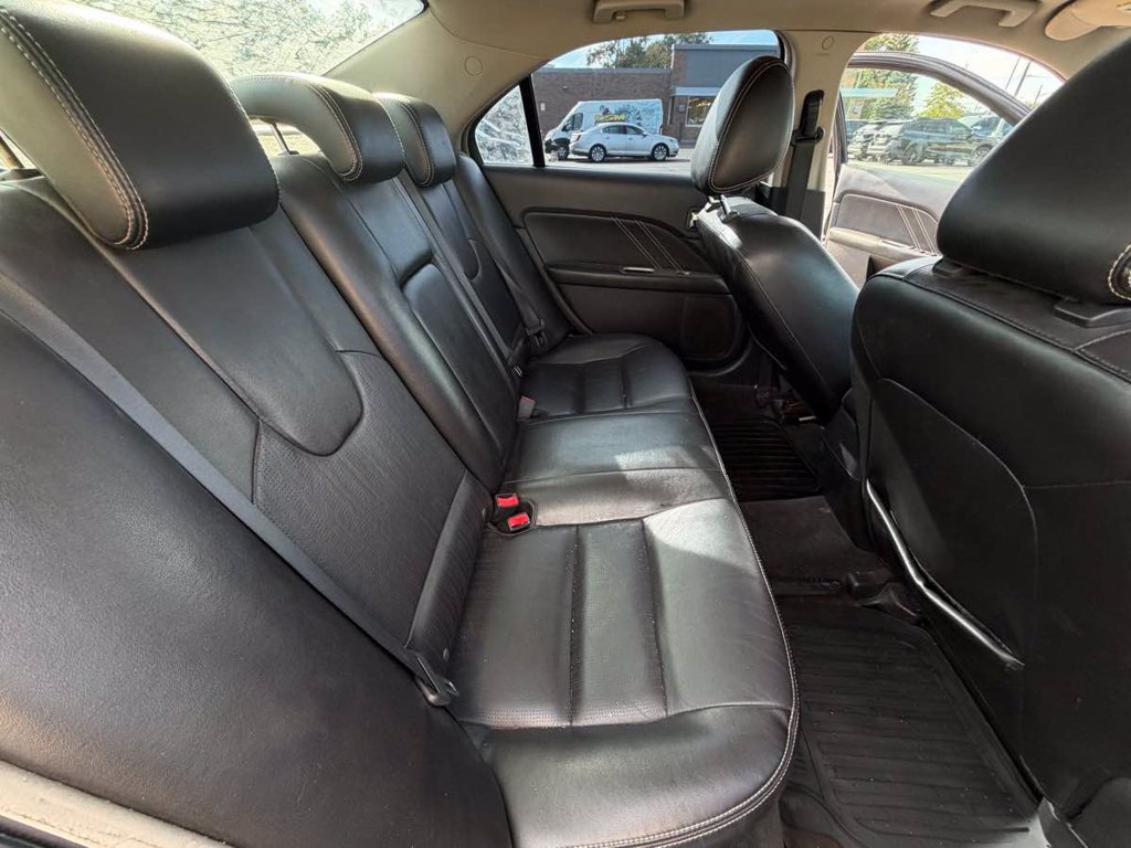 Used 2010 Ford Fusion Sport FWD image 12