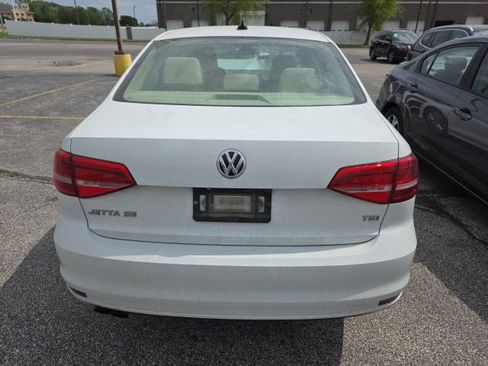 Used 2015 Volkswagen Jetta SE image 3