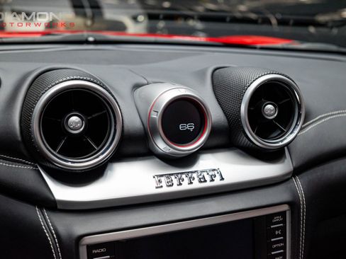 Used 2015 Ferrari California T image 89