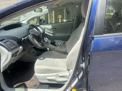 Used 2013 Toyota Prius Two FWD image 9