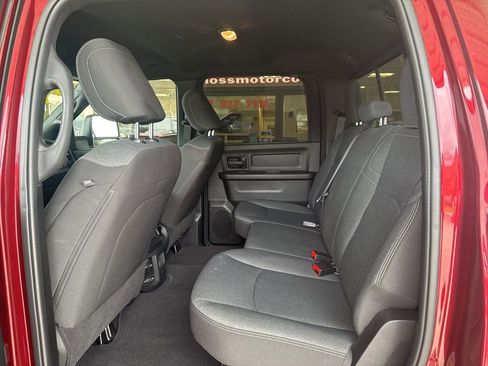 Used 2024 RAM 3500 Tradesman w/ Chrome Appearance Group AWD/4WD image 17