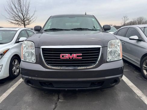 Used 2011 GMC Yukon SLE image 2