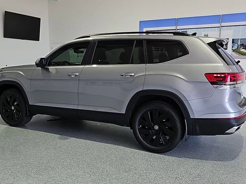 New 2026 Volkswagen Atlas SE FWD image 7