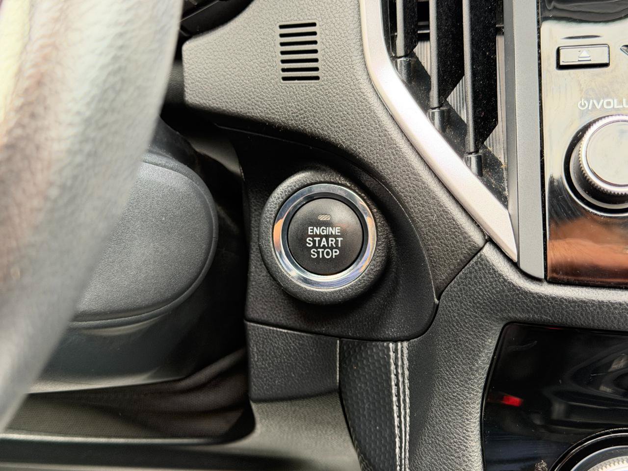 Used 2019 Subaru Forester Premium AWD/4WD image 20